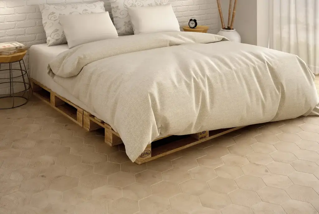 Интерьер Equipe Hexawood