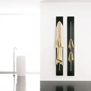 Antrax Teso Полотенцесушитель электрический 25x150H см, рейлинг: хром, цвет: черный матовый