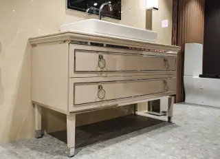 Комплект мебели с раковиной Oasis Lutetia 0LTCM1371L (G164)+0LTTM1371LEL+0LTOPT92 стр.- глянцевый лак lino/элементы - хром/столешница emperador light/раковина-минерал. литье белый