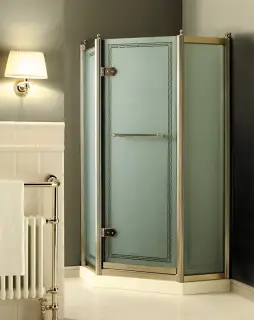 Ограждение в угол Devon&Devon SAVOY J CQJ90CSOT профиль светлое золото, стекло сатинированное, дверь с неподвижным сегментом и доп. элементом