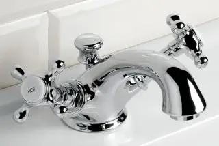 Смеситель для раковины Devon&Devon AUSTIN UTAU910CR