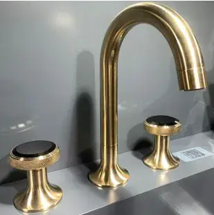 Смеситель для раковины Jorger Valencia 638.30.300.041-12 матовая латунь, черный хрусталь