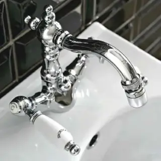 Sbordoni Livia Смеситель для биде на 1 отв. с донным клапаном, белые ручки, цвет хром LI88BCR