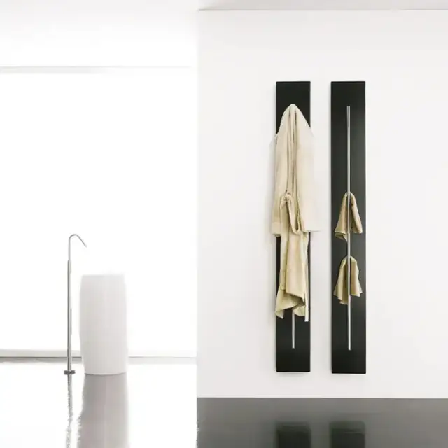 Antrax Teso Полотенцесушитель TESO 25x170Hсм электрический, рейлинг: хром, цвет: черный матовый