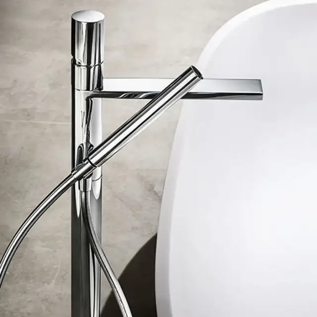 Fantini Milano Смеситель для ванны, напольный, излив: 250 мм, цвет: хром