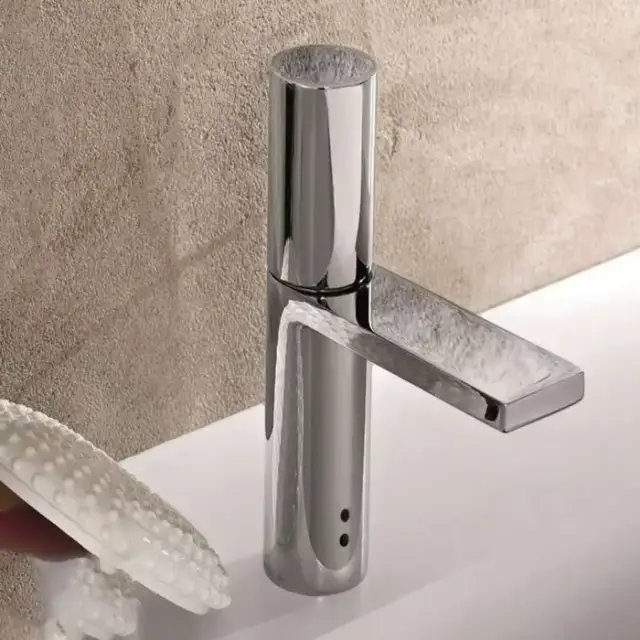 Fantini Milano Электронный смеситель для раковины на 1 отверстие, цвет: хром