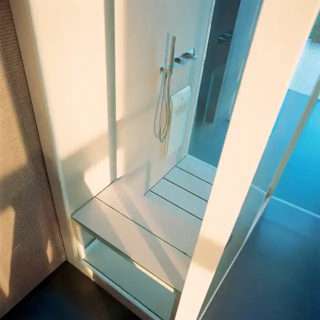 Eﬀegibi Logica Скамейка 69x41x45см, конструкция из алюминия, сиденье из ламинированного керамогранита толщ. 3.5 мм и закаленного стекла толщ. 15 мм, цвет: sand