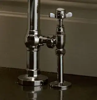 Вентиль подвода воды для полотенцесушителя (пара), хром