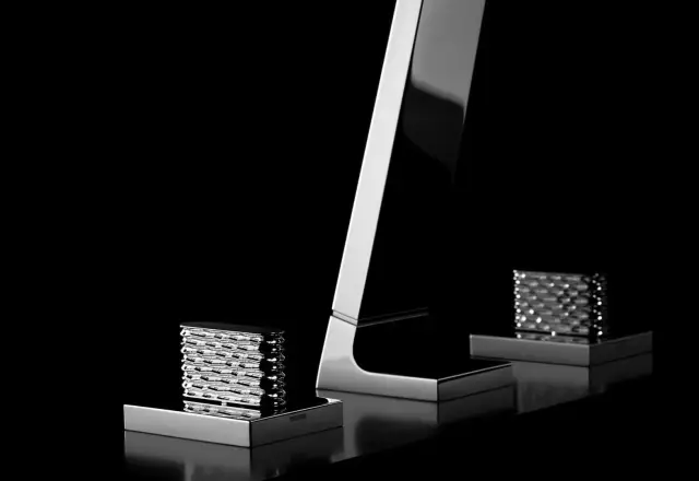 Вентиль боковой, запирание вправо, 1/2 4.7*6, хром