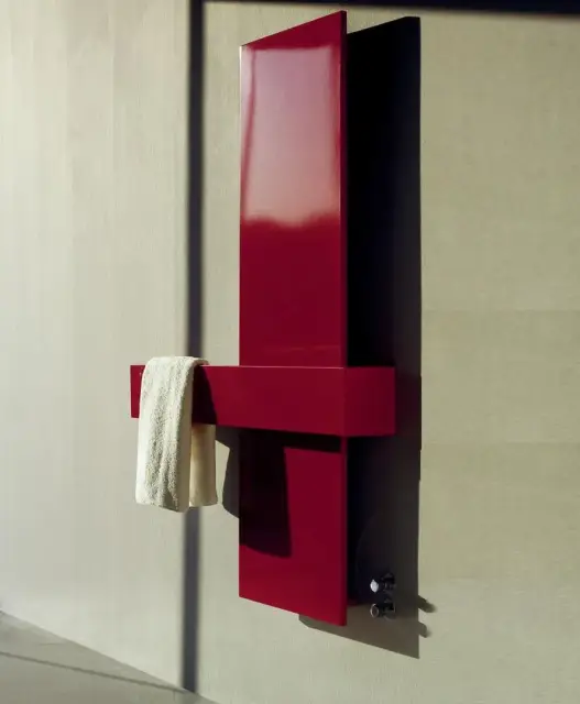 Водяной полотенцесушитель Tubes Square vertical / Square maniglione SQV#IDR180056 + SQM#120 rosso traffico ral 3020
