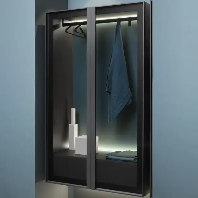 Колонна-гардероб, с внутренней LED подсветкой 90*47*175h корпус skin cenere/рама nero opaco/стекло transperente fume/задн.панель coccodrilo lucido