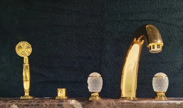 Смеситель для ванны Oasis Venice 000RBVE041OR+OABHXXXN золото/муранское стекло