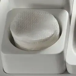 Стаканчик для ваток 8*8*4 белый