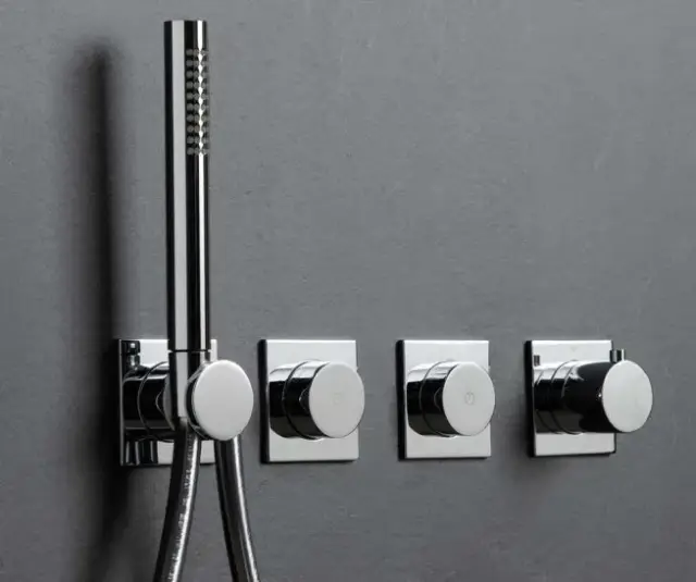 Внешняя часть встраиваемого смесителя для душа ALMAR E180433.316 Brushed Stainless Steel