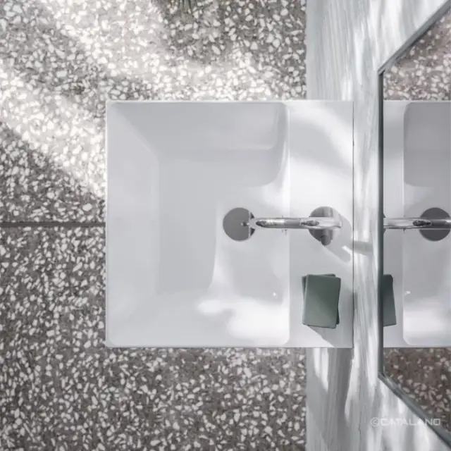 Catalano Comfort Раковина подвесная 50x50x17h см, с переливом, покр. Cataglaze, цвет: белый глянц. 0120500001